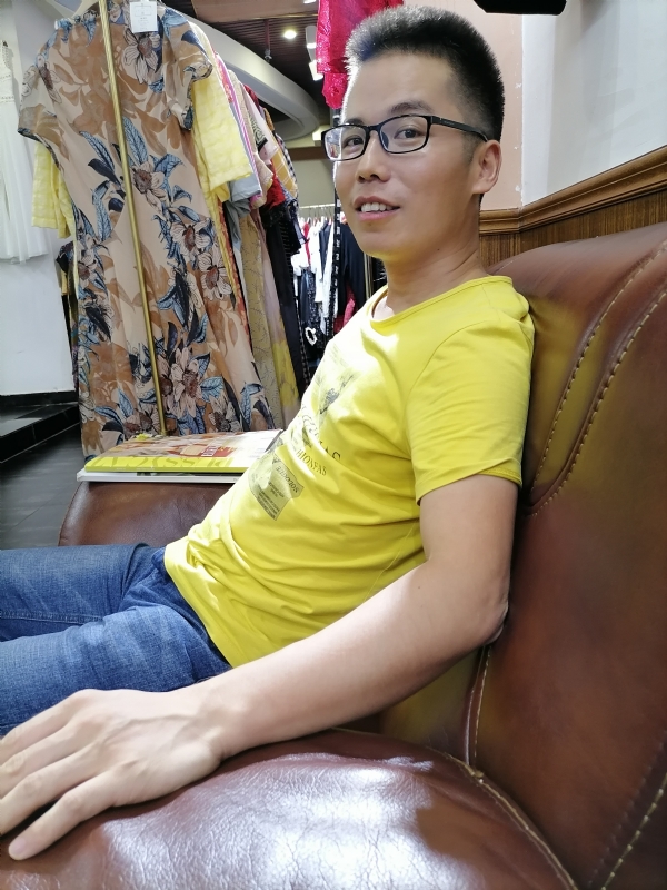 汪顺鹏的第一张照片--黄冈残疾人相亲网
